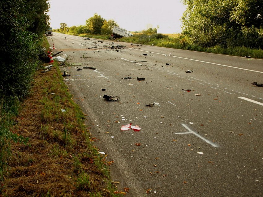 Schwerer VU Koeln Immendorf Kerkraderstr P308.JPG